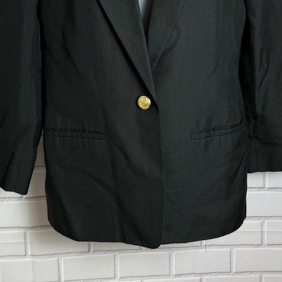 TALBOTS black Blazer with Notched Lapels and Tailored Silhouette/size 4P - Picture 4 of 8